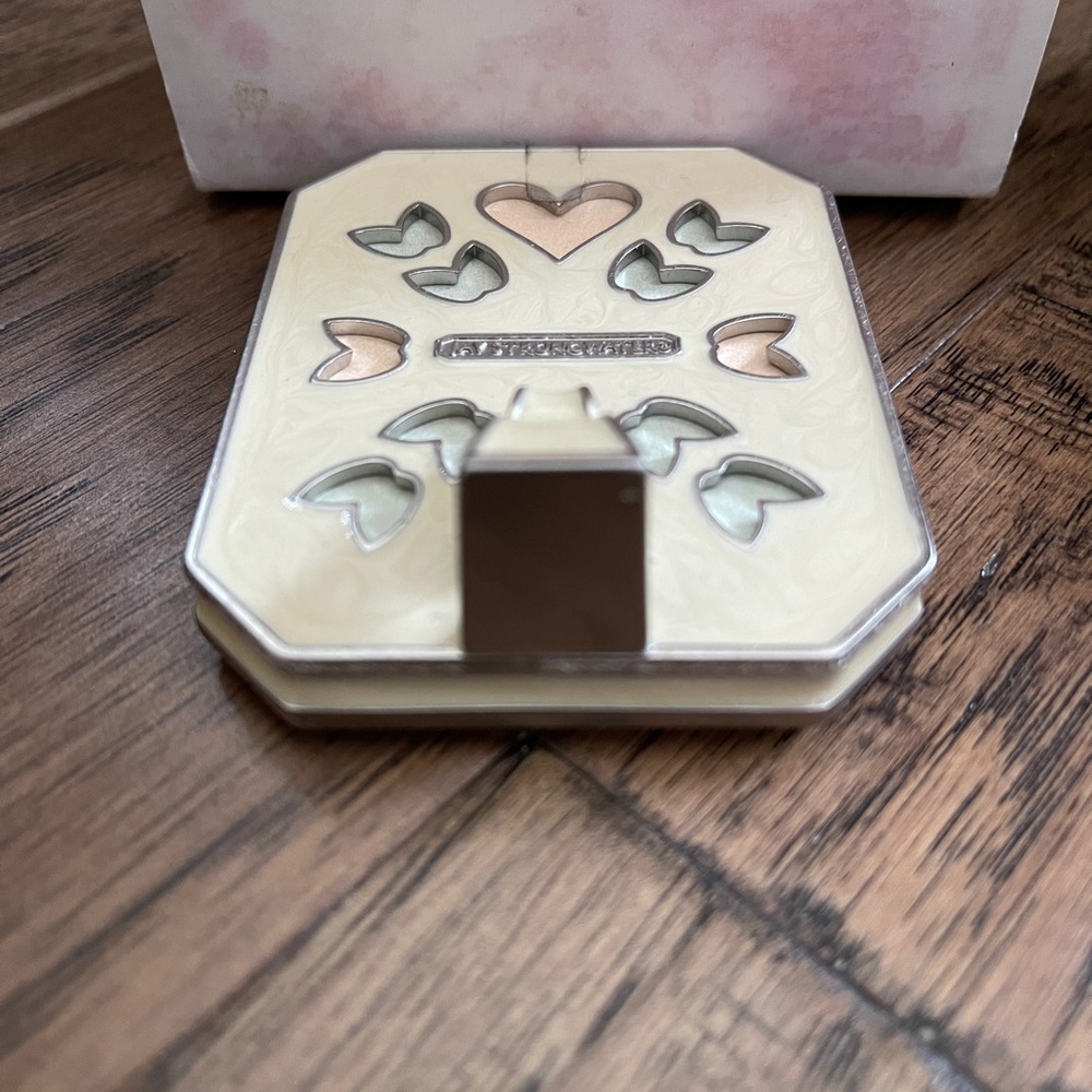 JAY STRONGWATER Duchess Heart Frame Cammy Crystal Pearl pristine condition. - Picture 9 of 13